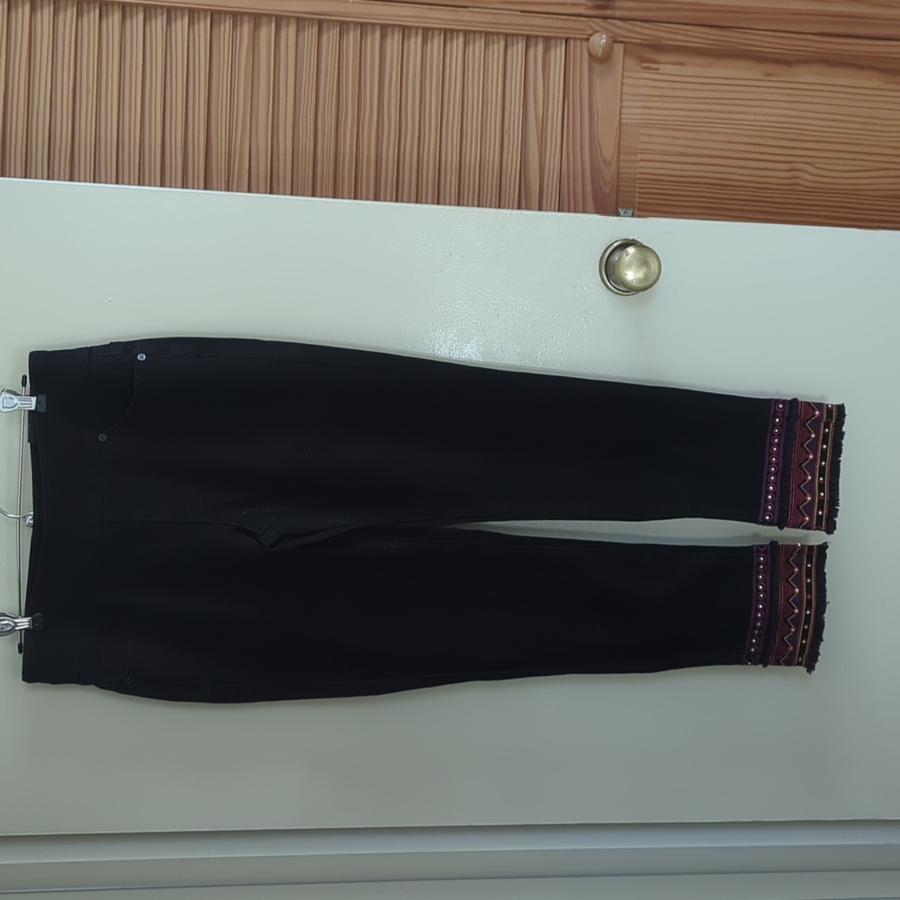 GG Jeans black size 10 ankle pant with trim near hem